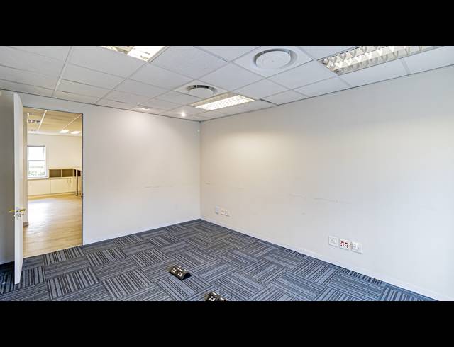 244M² OFFICE TO LET IN FERNDALE